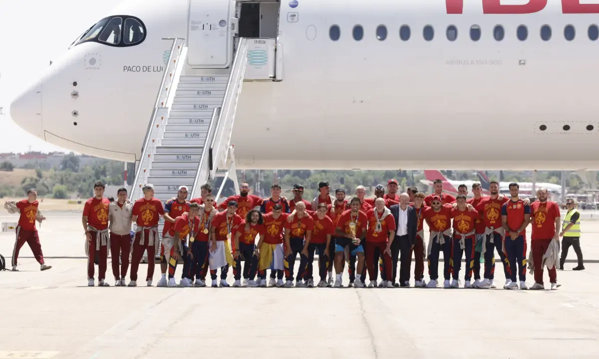FIFA World Cup Champions Spain Return Home to Hero's Welcome