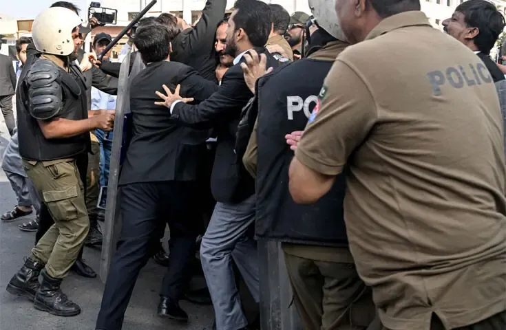Pakistan's Bar Bodies Rise Against Emergency Rule in Khyber Pakhtunkhwa