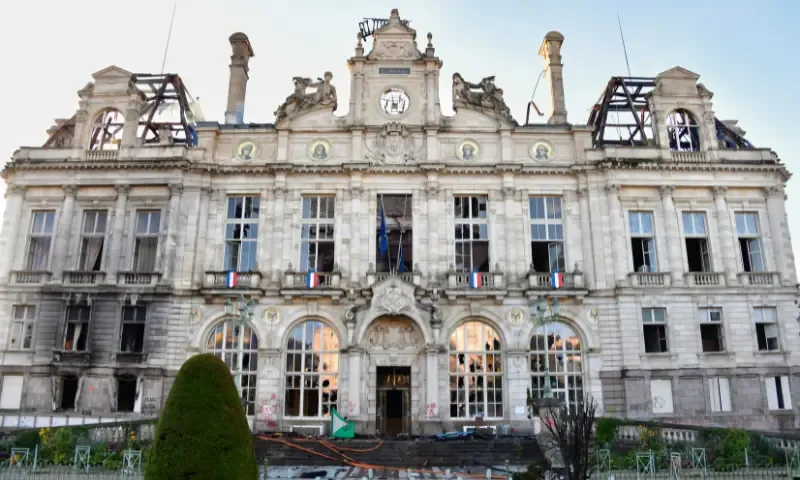 France Counts the Cost: 1,800 Arrested After a Night of Fire and Fury